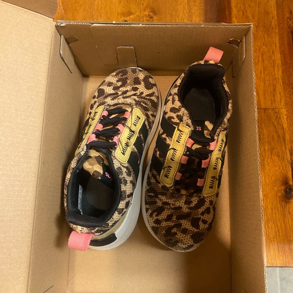 Adidas swift run I size 9 kids